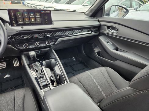 Used 2025 Honda Accord Sport image 14
