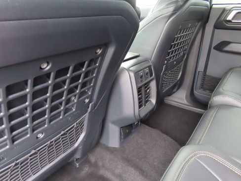 New 2025 Ford Bronco Badlands image 18