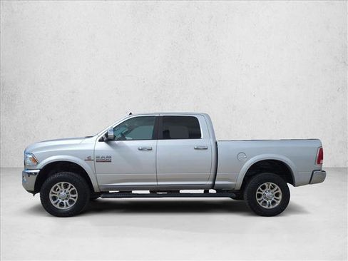 Used 2017 RAM 2500 Laramie AWD/4WD image 9