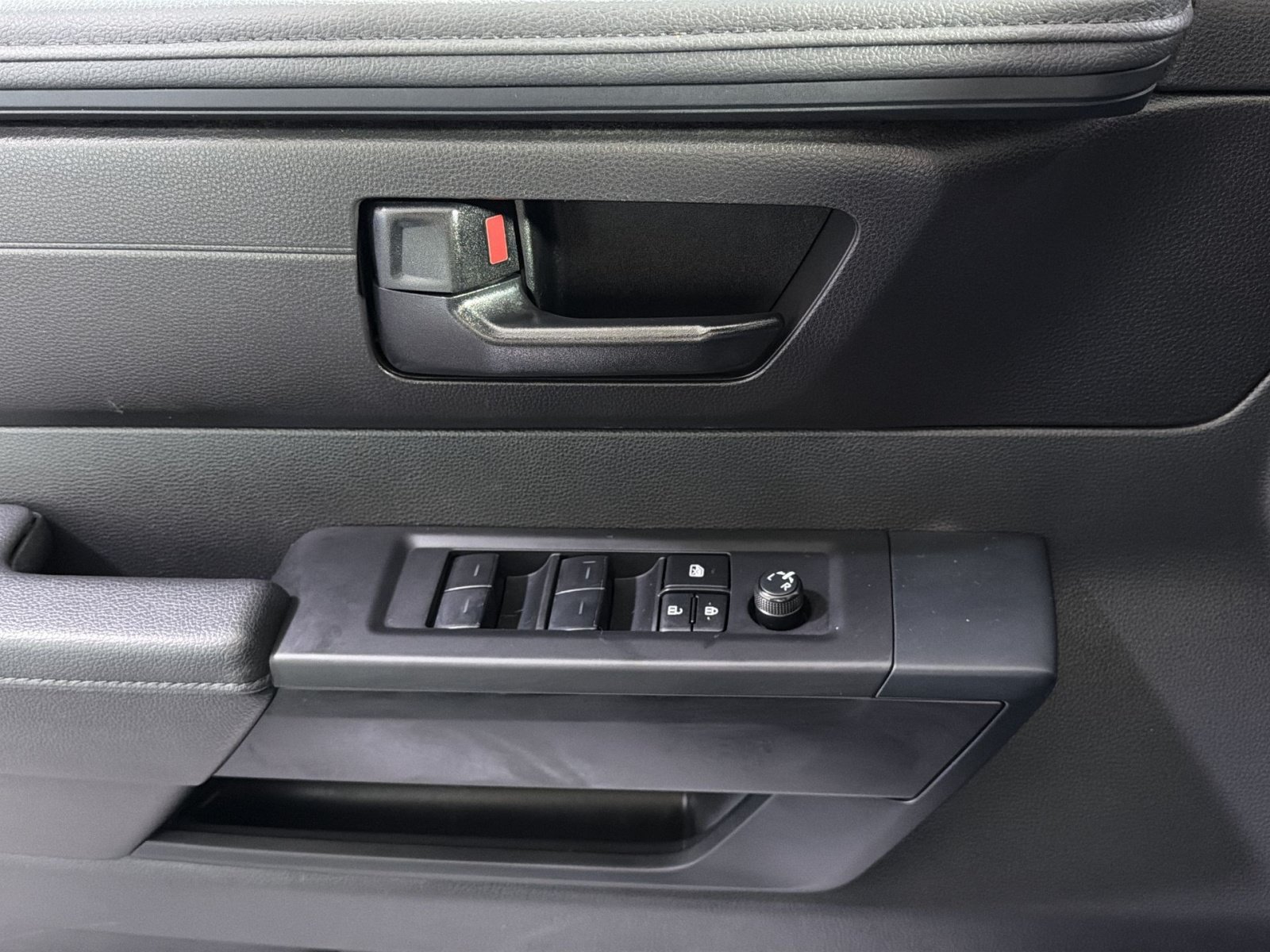 Used 2025 Toyota Tundra SR w/ SR Tow Package AWD/4WD image 32