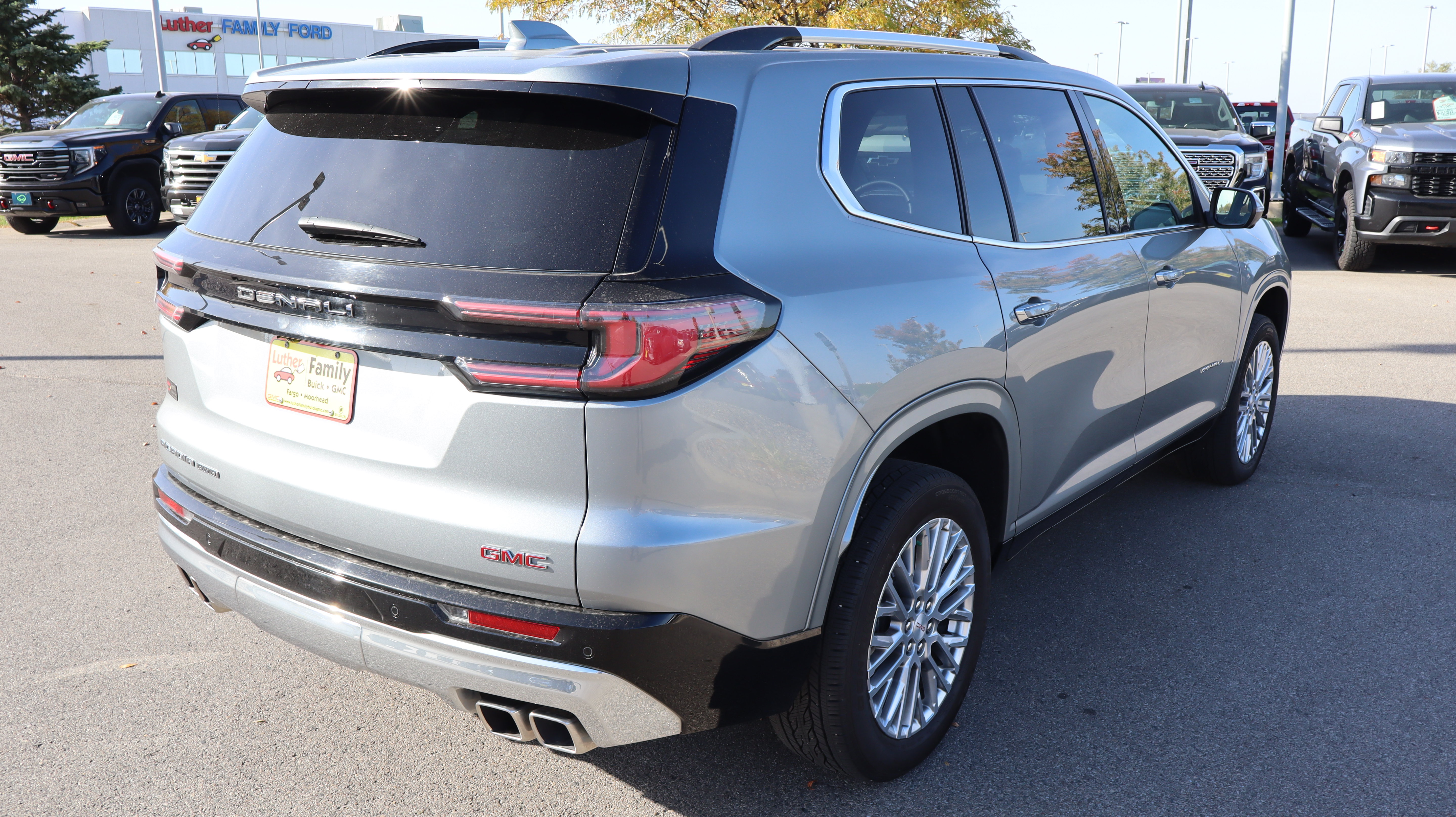 Used 2024 GMC Acadia Denali w/ LPO, Floor Liner Package AWD/4WD image 7