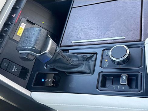 Used 2023 Toyota Tundra Capstone image 21