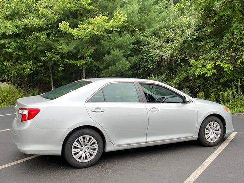 Used 2014 Toyota Camry FWD image 7