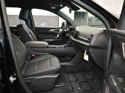 Used 2025 Chevrolet Traverse LT w/ Midnight/Sport Edition image 53