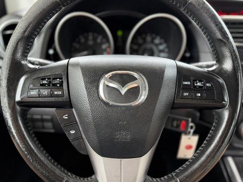 Used 2012 MAZDA MAZDA5 Touring w/ Moonroof & Audio Pkg FWD image 9