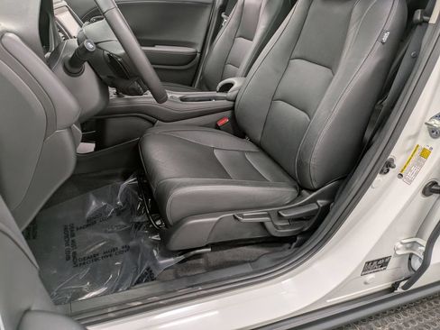 Used 2021 Honda HR-V EX-L image 10