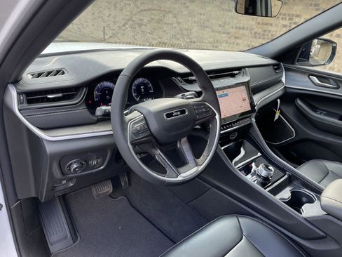 New 2026 Jeep Grand Cherokee L Limited AWD/4WD image 13
