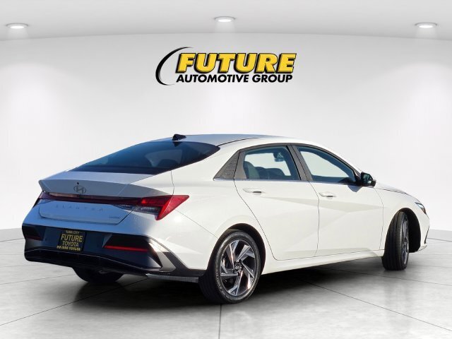Used 2024 Hyundai Elantra Limited FWD image 5