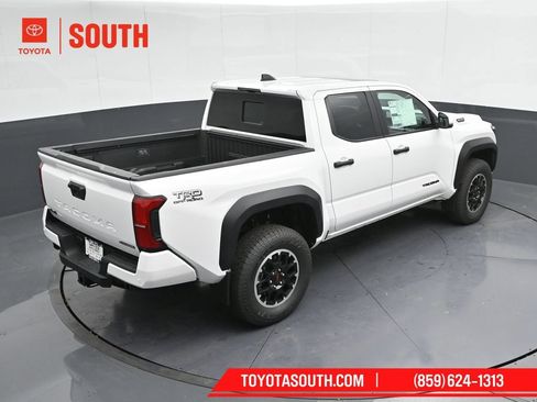 Used 2024 Toyota Tacoma TRD Off-Road w/ TRD Off Road Upgrade Package AWD/4WD image 49