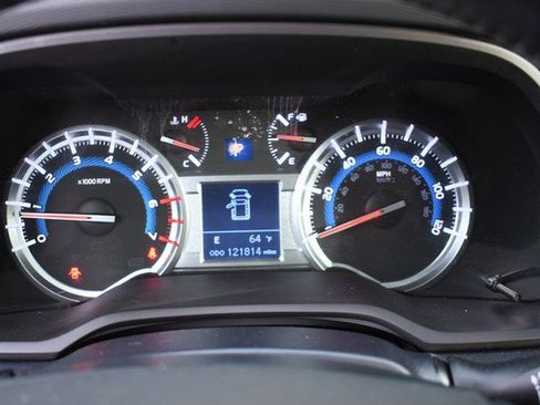 Used 2014 Toyota 4Runner SR5 Premium image 32