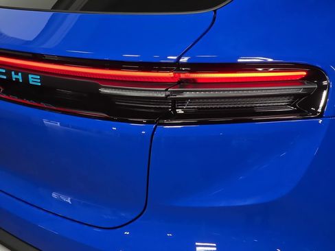 New 2026 Porsche Macan Electric RWD image 30