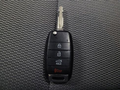 Used 2018 Kia Forte LX image 32