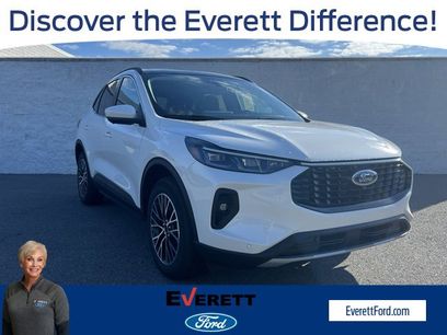 New 2026 Ford Escape SE w/ PHEV Premium Package