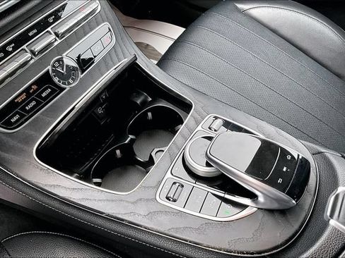 Certified 2019 Mercedes-Benz E 300 4MATIC image 21