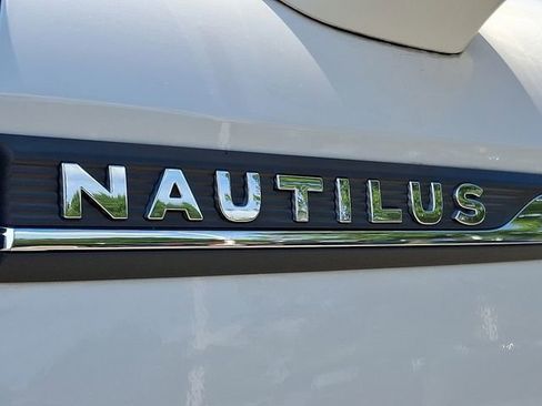 Used 2019 Lincoln Nautilus Reserve image 47