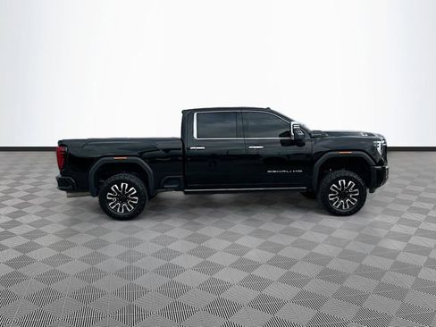 Used 2024 GMC Sierra 2500 Denali Ultimate AWD/4WD image 4