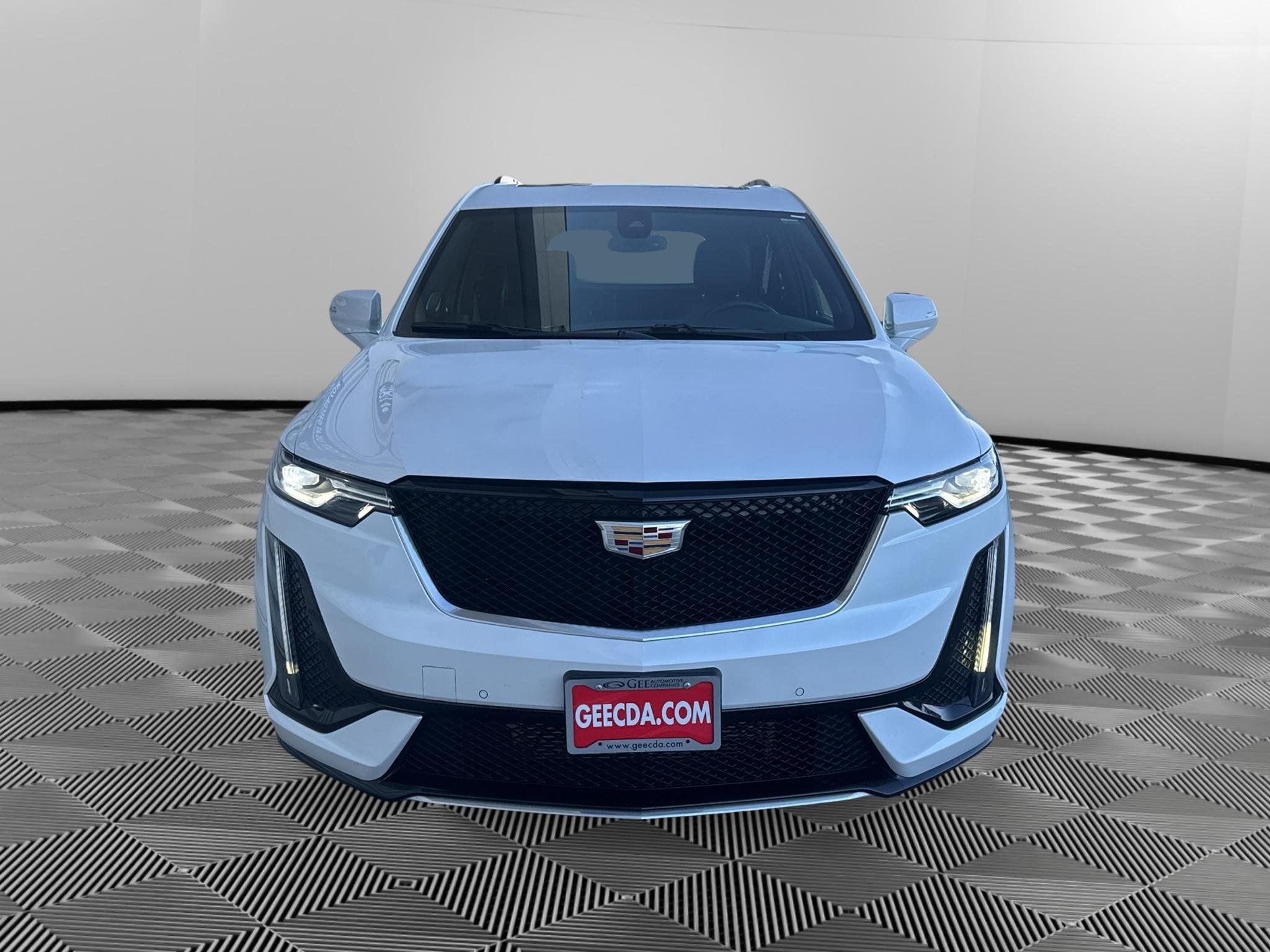 Used 2020 Cadillac XT6 Sport AWD/4WD image 2