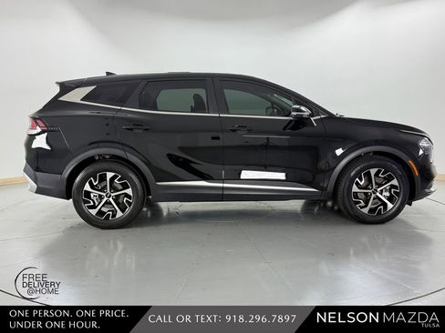 Used 2023 Kia Sportage EX FWD image 5
