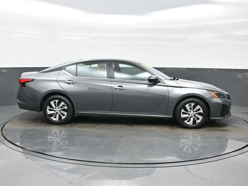 Used 2025 Nissan Altima 2.5 S image 7