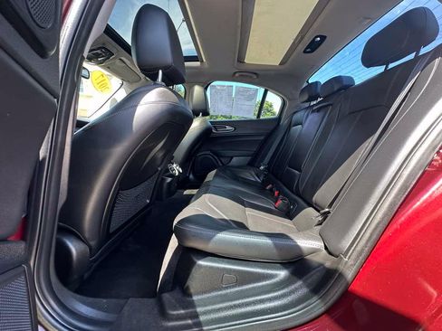 Used 2017 Alfa Romeo Giulia AWD image 40