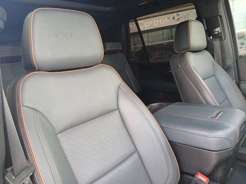 Used 2025 GMC Yukon AT4 w/ AT4 Premium Package AWD/4WD image 18