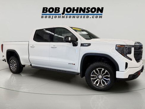 Used 2023 GMC Sierra 1500 AT4 w/ AT4 Premium Package AWD/4WD image 11