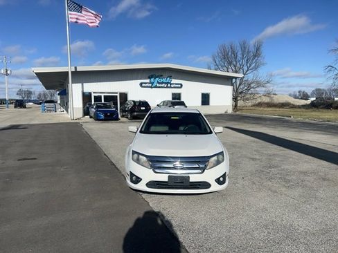 Used 2010 Ford Fusion SE image 3