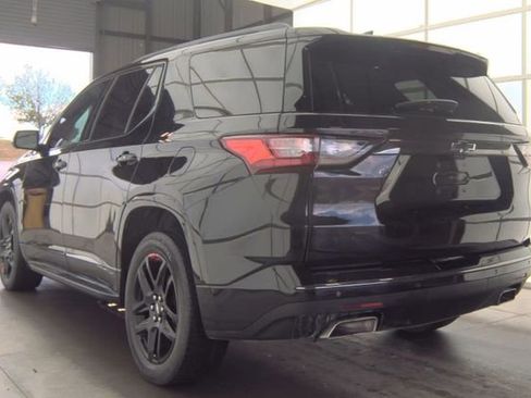 Used 2019 Chevrolet Traverse Premier w/ Redline Edition FWD image 3