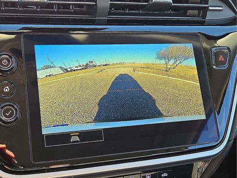 Used 2023 Chevrolet Bolt EUV LT w/ Driver Confidence Package image 28