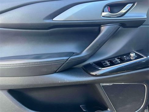 Used 2019 MAZDA CX-9 Touring w/ Touring Premium Package image 18
