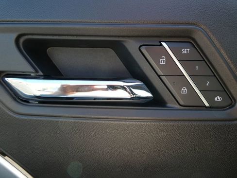 Certified 2025 Chevrolet Colorado ZR2 w/ Technology Package AWD/4WD image 26