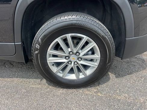 Used 2023 Chevrolet Traverse LT AWD/4WD image 9