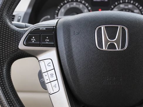 Used 2016 Honda Odyssey SE image 16