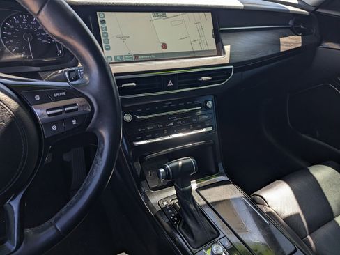 Used 2020 Kia Cadenza Technology image 10
