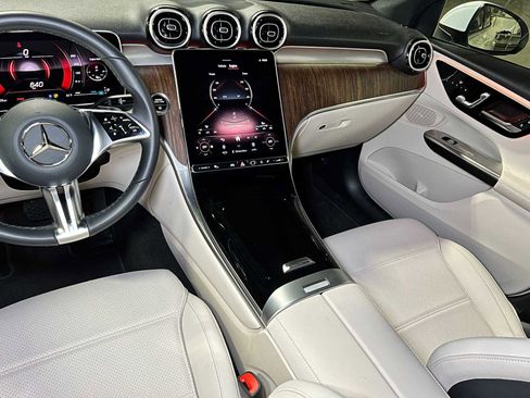 Certified 2025 Mercedes-Benz GLC 300 image 38