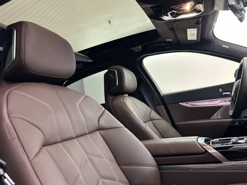 Certified 2025 BMW 760i xDrive AWD/4WD image 26