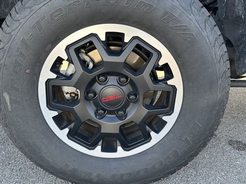 Used 2024 Toyota Tacoma TRD Off-Road image 14