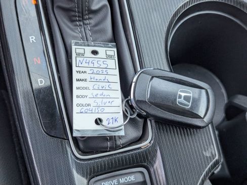 Used 2025 Honda Civic Sport image 33
