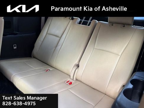 Used 2021 Toyota Highlander XLE image 22