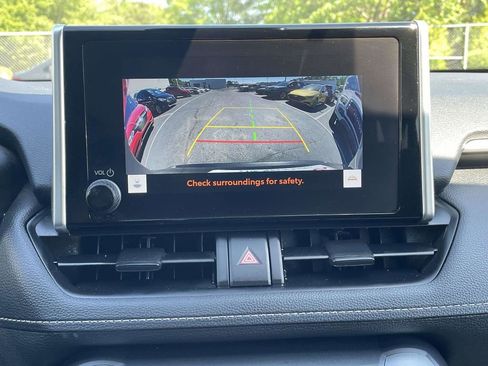Used 2024 Toyota RAV4 XLE FWD image 34