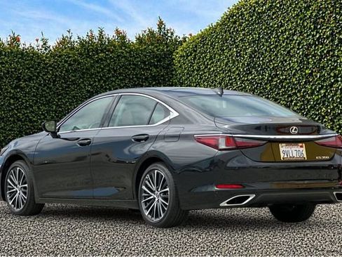 Used 2025 Lexus ES 350 w/ Premium Package FWD image 6