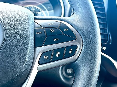 Used 2022 Jeep Cherokee Limited w/ Elite Package image 28