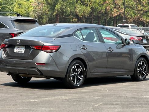 Used 2025 Nissan Sentra SV FWD image 4