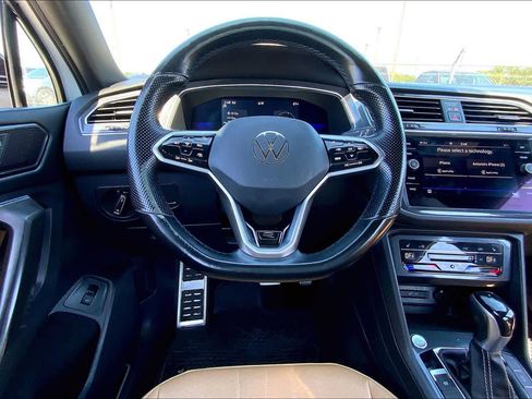 Used 2022 Volkswagen Tiguan SE R-Line AWD/4WD image 6