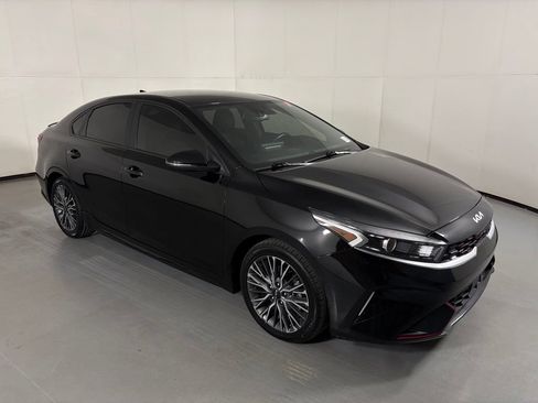 Used 2023 Kia Forte GT-Line w/ GT-Line Technology Package FWD image 2
