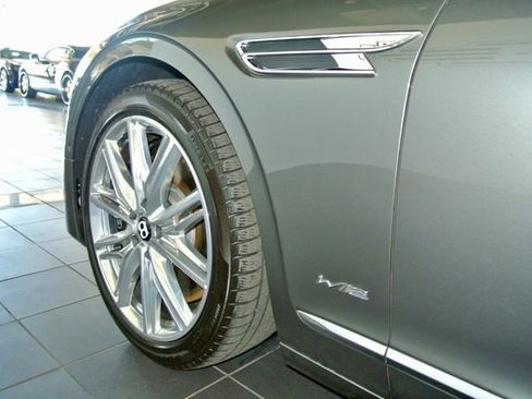 Used 2020 Bentley Flying Spur W12 image 6