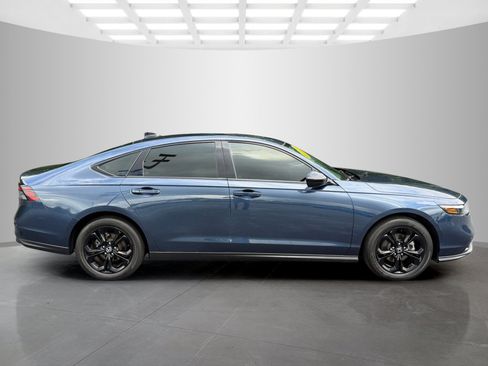 Used 2025 Honda Accord SE image 6