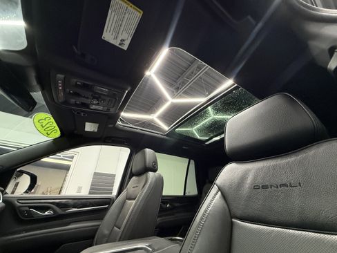 Used 2023 GMC Yukon Denali image 14