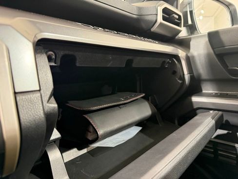 Certified 2025 Toyota Tacoma SR5 AWD/4WD image 28