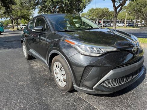 Used 2020 Toyota C-HR LE FWD image 9